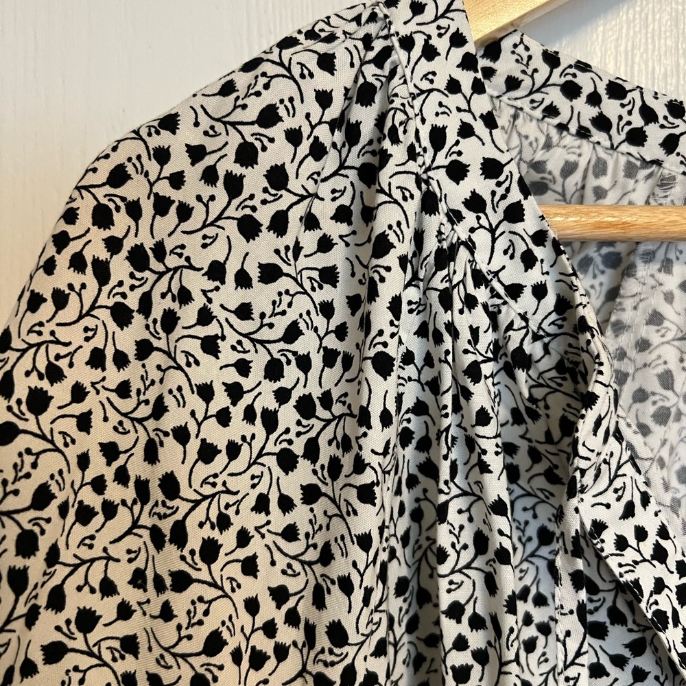 Cottagecore black and white peasant floral top